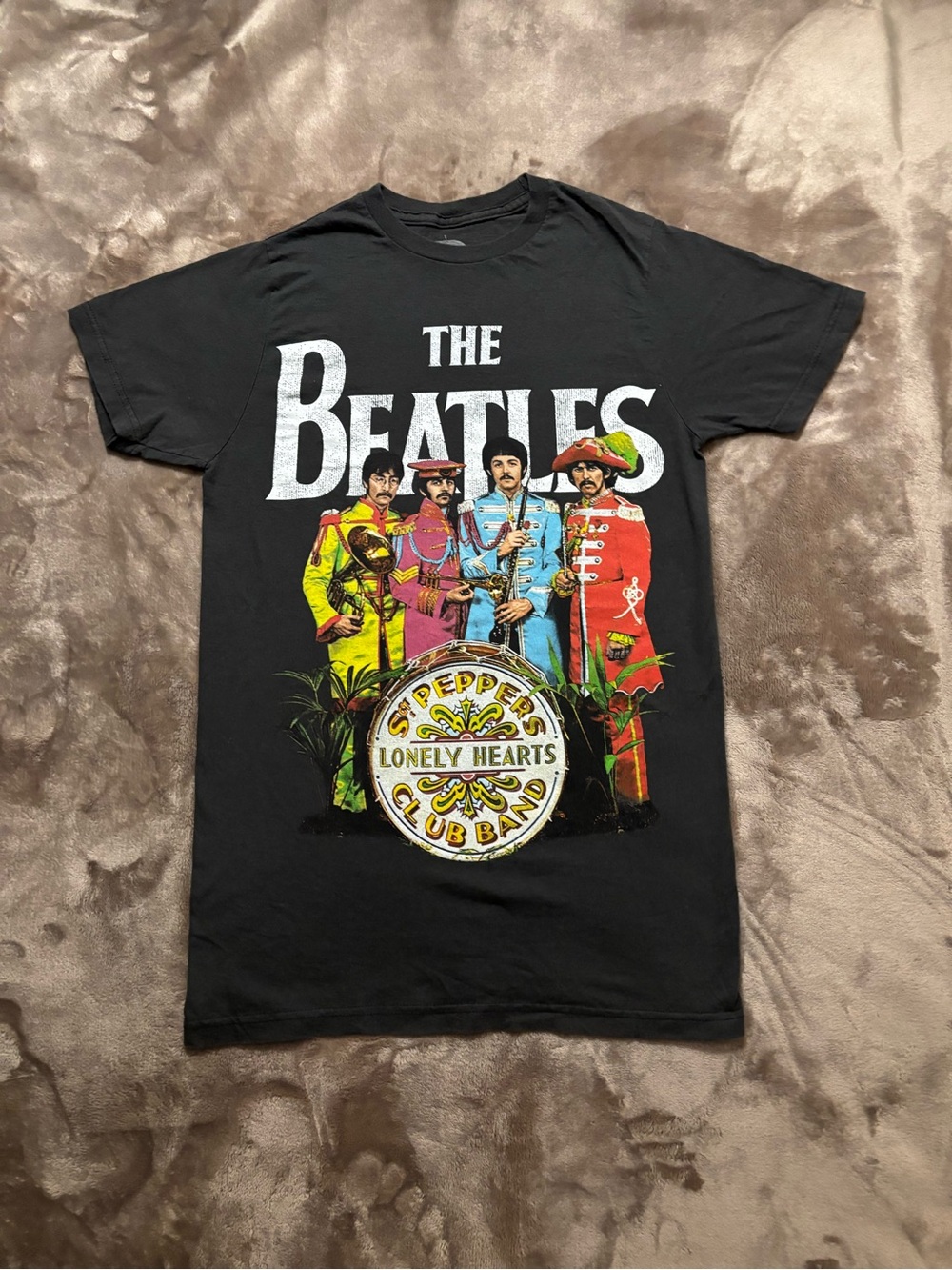 Theee Beatles T-Shirt Men’s Size S Black Short Sleeve “Lonely Hearts” Tee